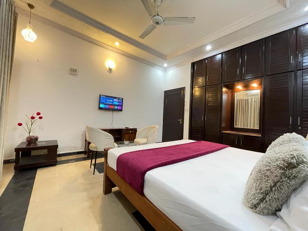 Shelton Mellton Lodges Rawalpindi Buitenkant foto